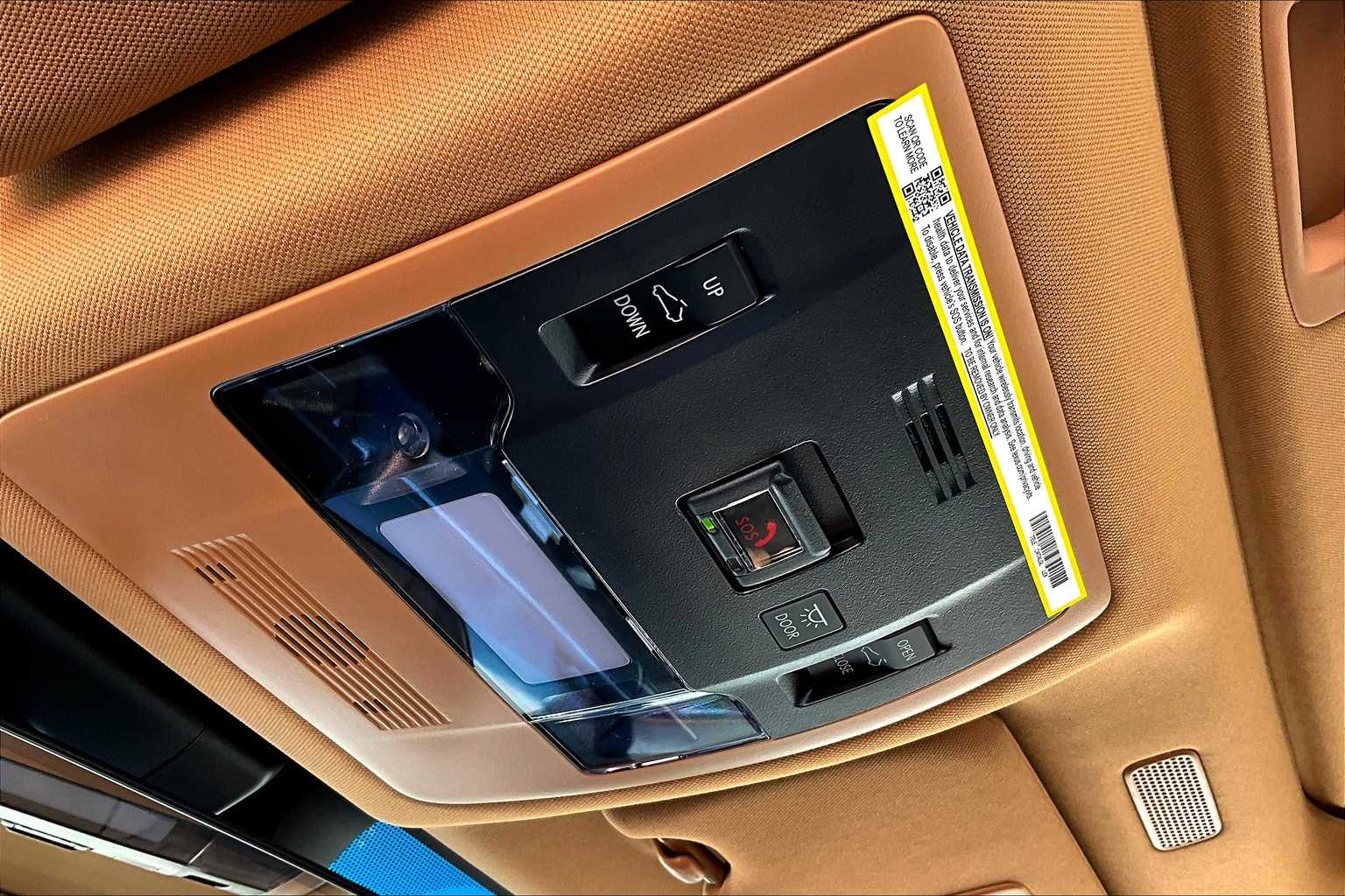 2025 Lexus ES 300h photo 14