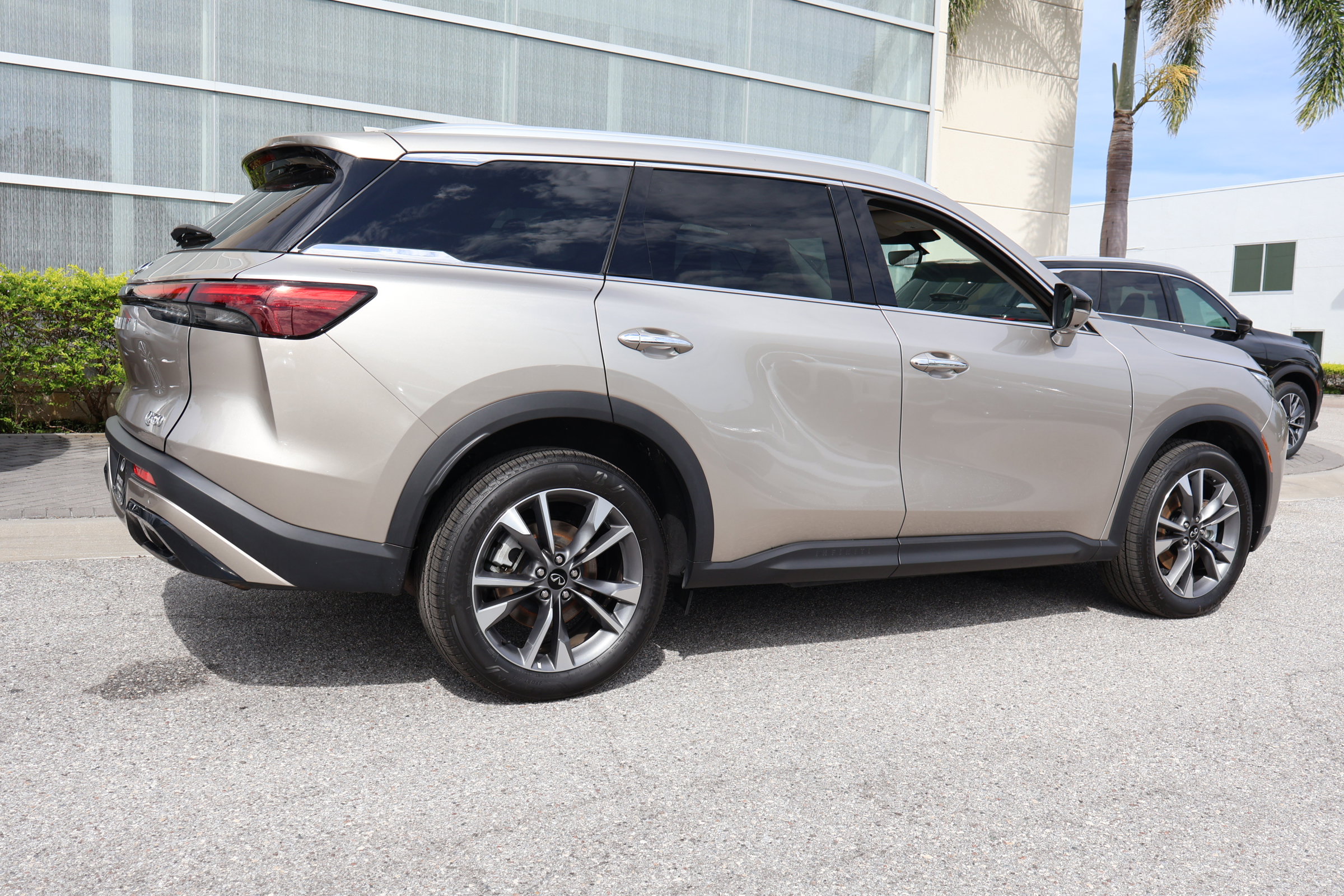 2024 Infiniti QX60 Luxe photo 9