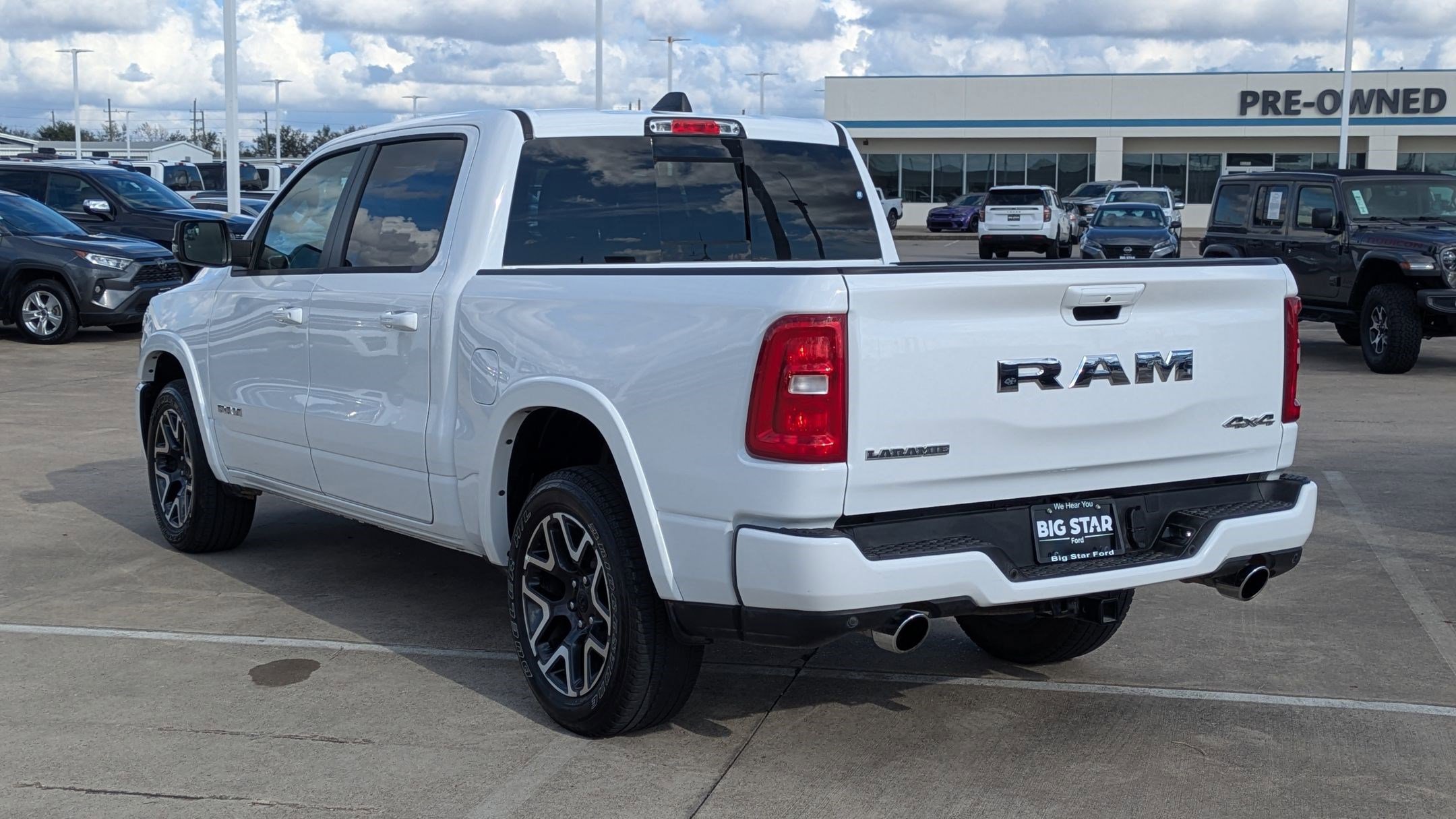 2025 Ram 1500 Laramie photo 4