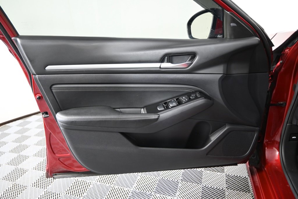 2020 Nissan Altima 2.5 SV photo 18