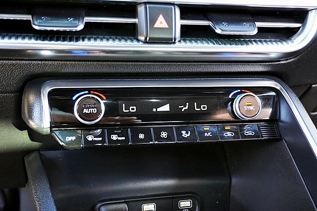 2024 Kia K5 GT photo 28