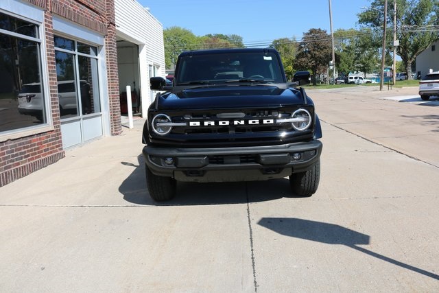 2025 Ford Bronco Outer Banks photo 3