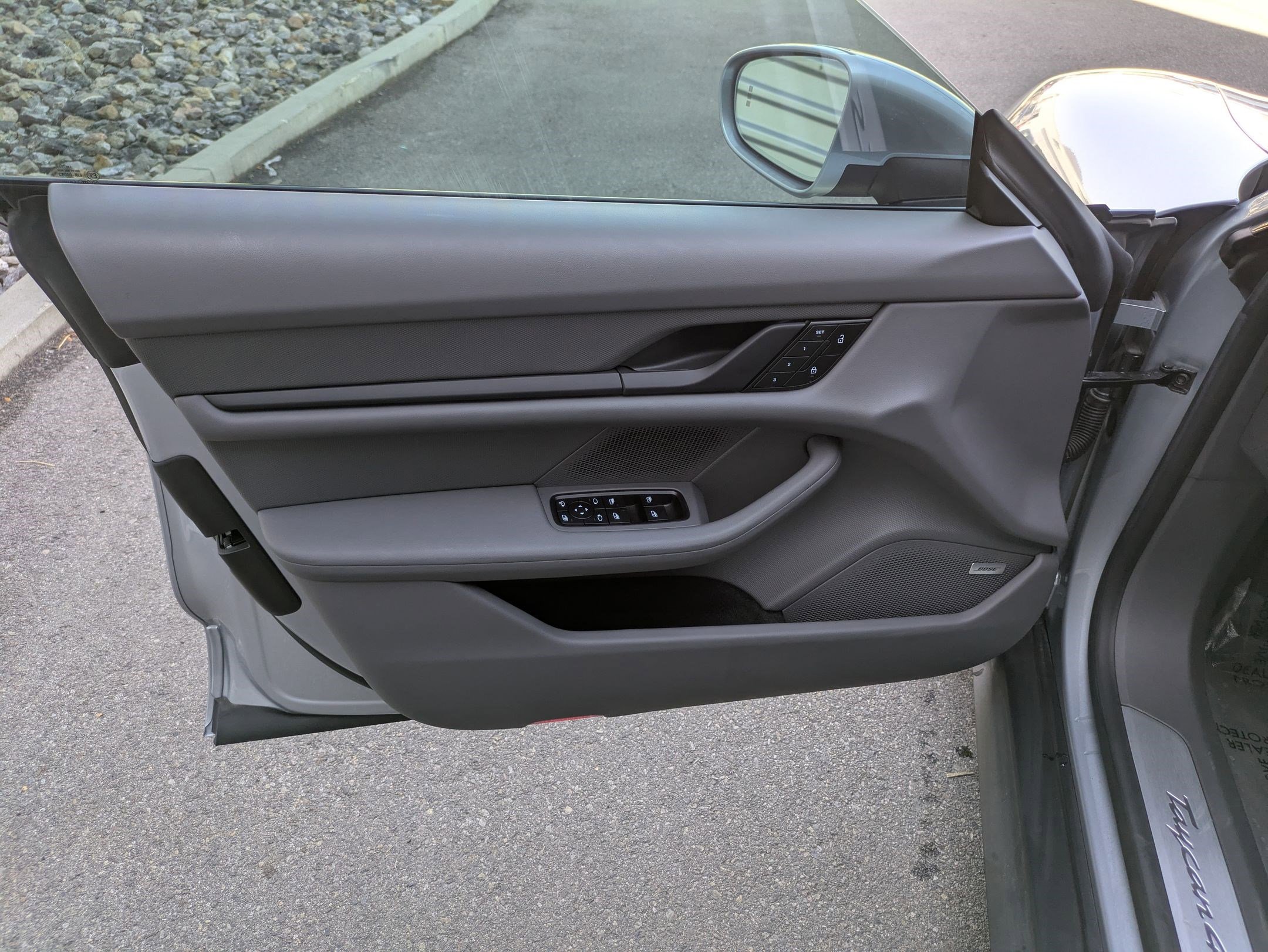2022 Porsche Taycan 4S photo 11
