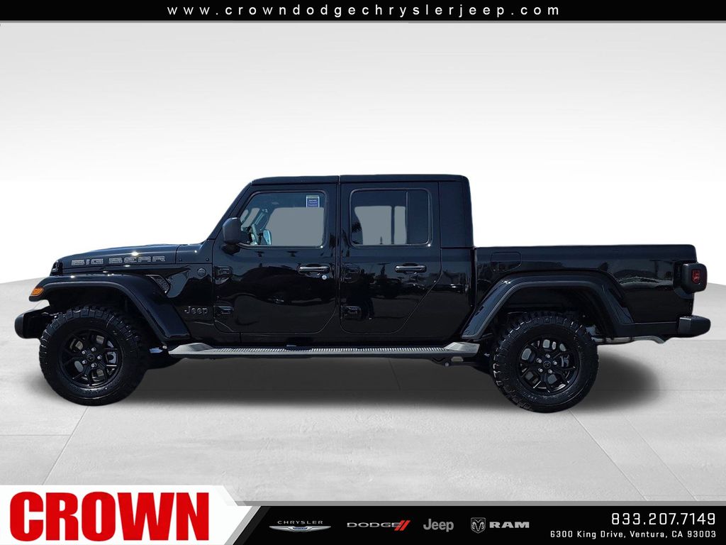 2025 Jeep Gladiator Sport photo 2