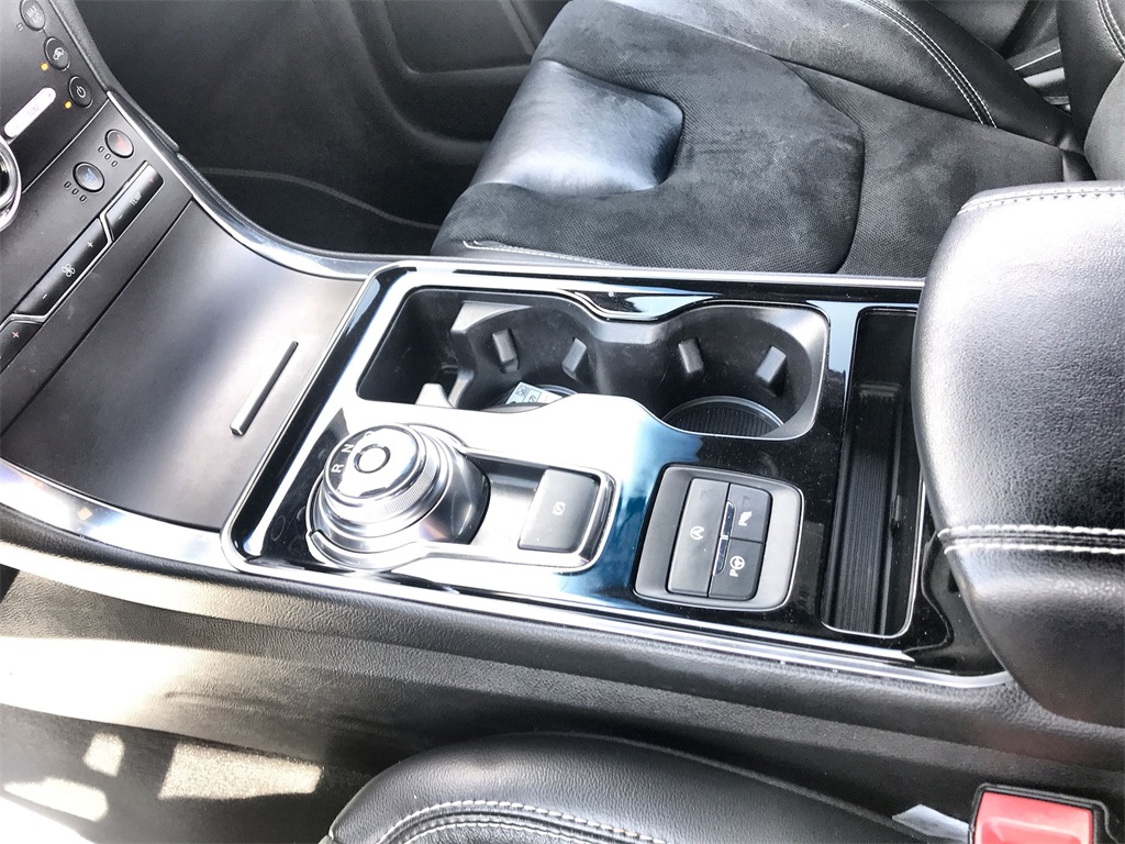 2019 Ford Edge ST photo 21