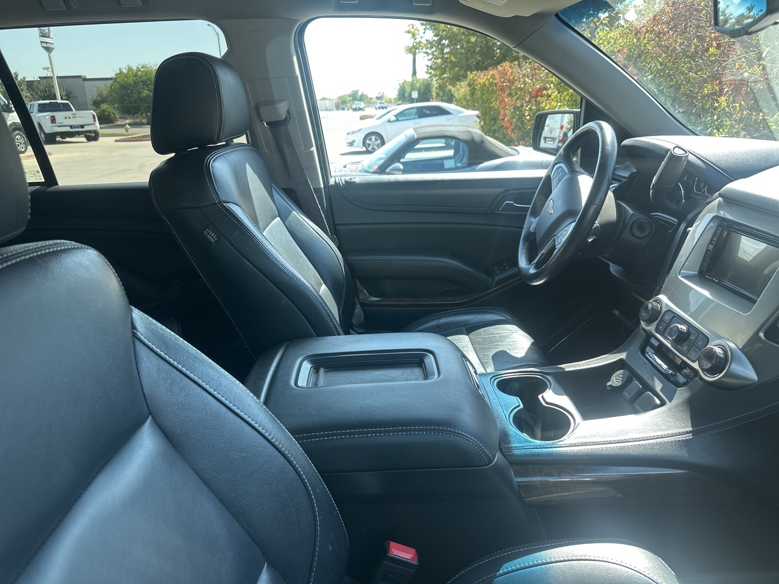 2016 Chevrolet Tahoe LS photo 4