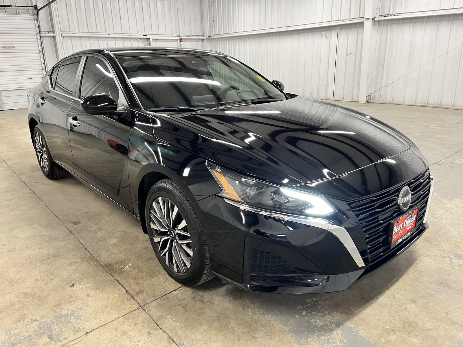 2023 Nissan Altima SV's photo