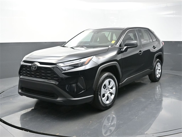 2025 Toyota RAV4 LE photo 2