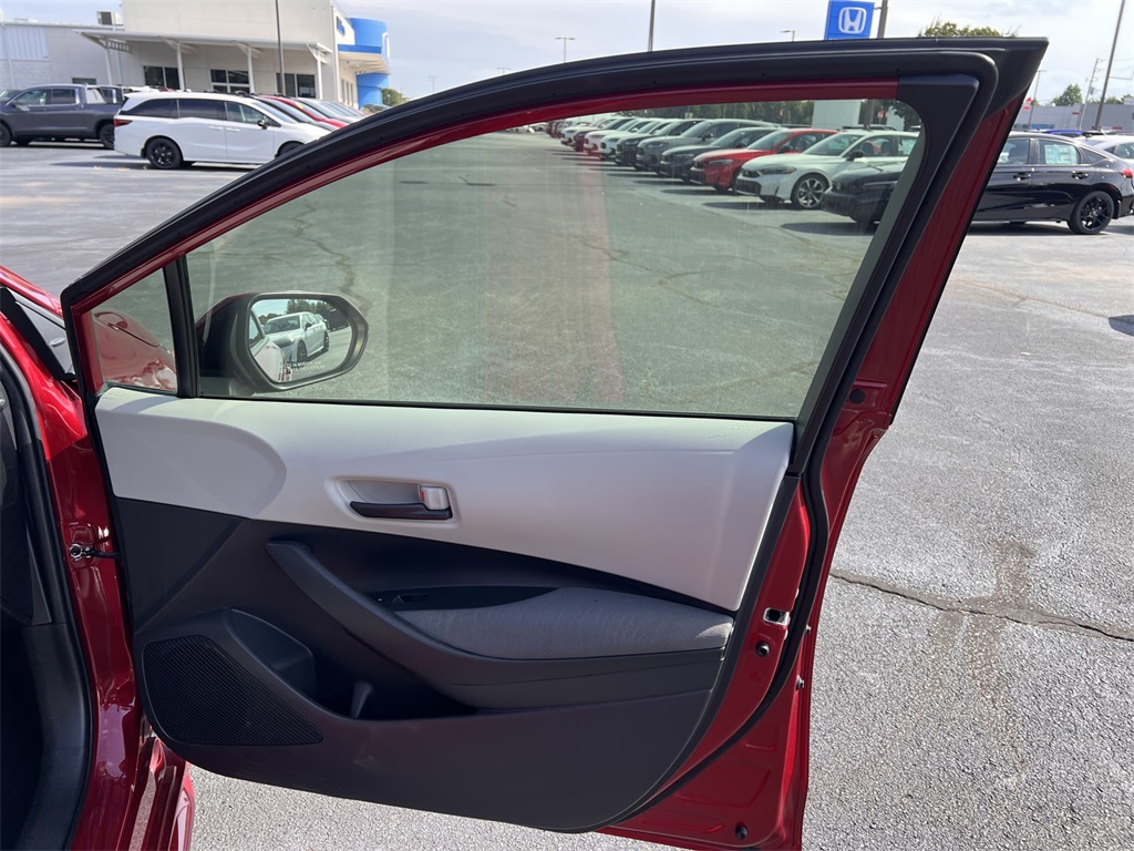 2022 Toyota Corolla LE photo 15