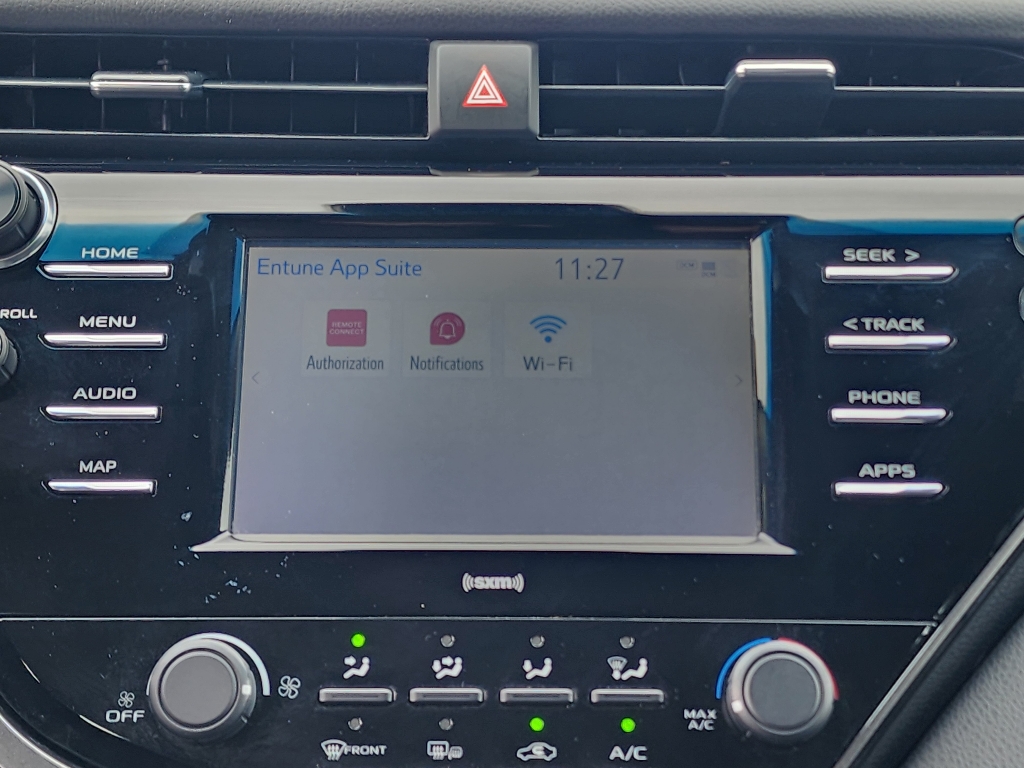 2020 Toyota Camry LE photo 8