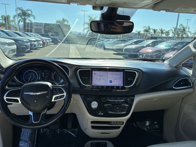 2021 Chrysler Pacifica Touring L photo 21