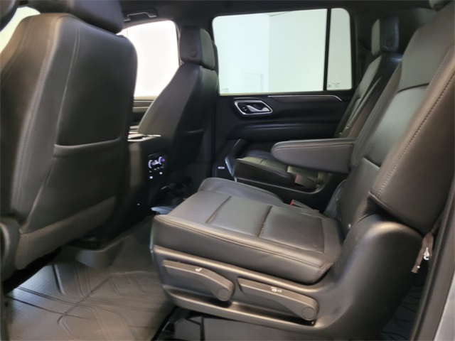 2022 Chevrolet Suburban Z71 photo 5