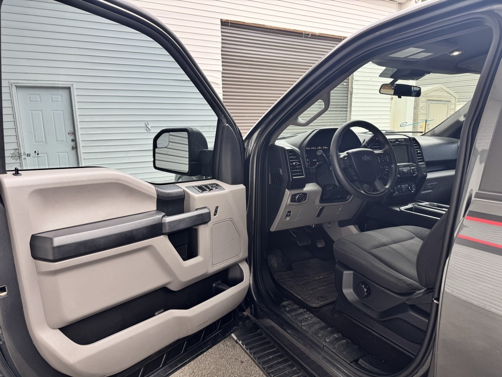 2020 Ford F-150 XL photo 3