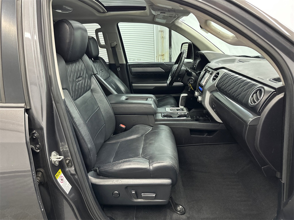 2014 Toyota Tundra Platinum CrewMax photo 15