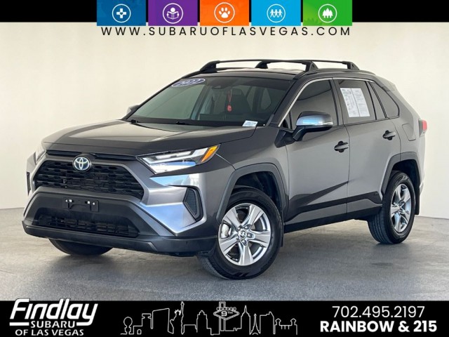 2022 Toyota RAV4 XLE's photo