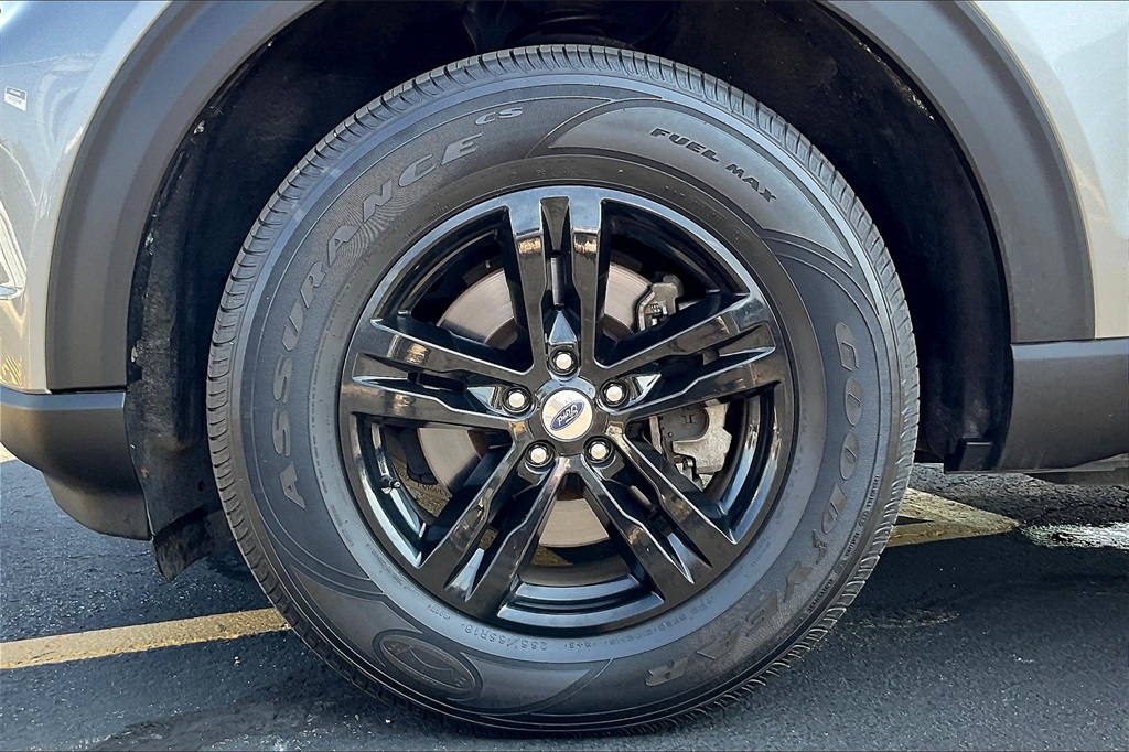 2020 Ford Explorer XLT photo 8
