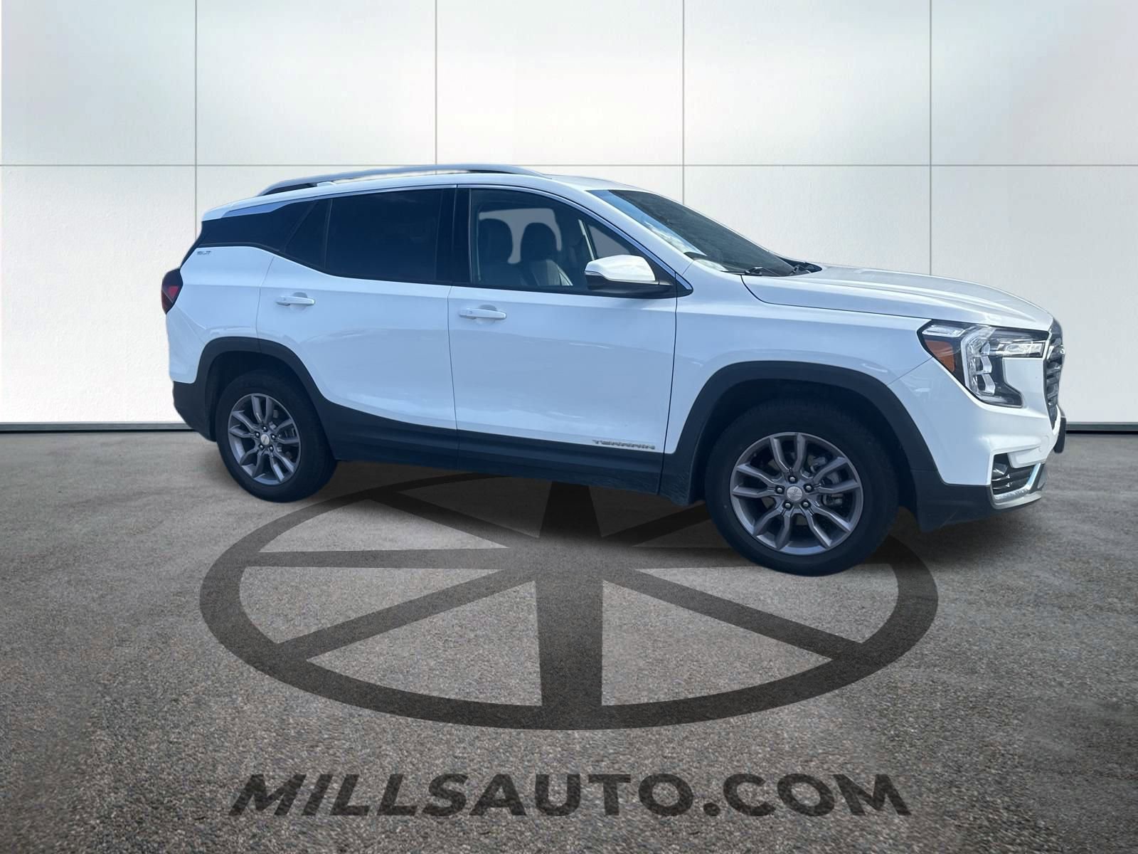 2023 Gmc Terrain SLT photo 2