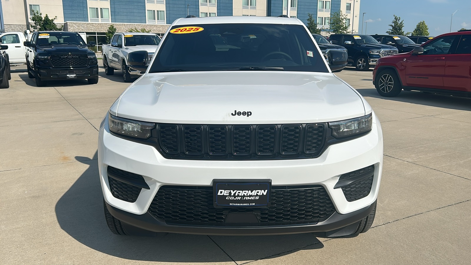 2025 Jeep Grand Cherokee Altitude X photo 8