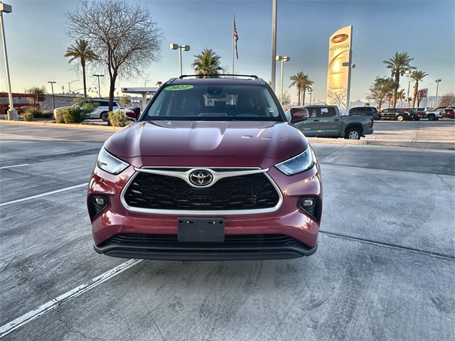 2022 Toyota Highlander XLE photo 2