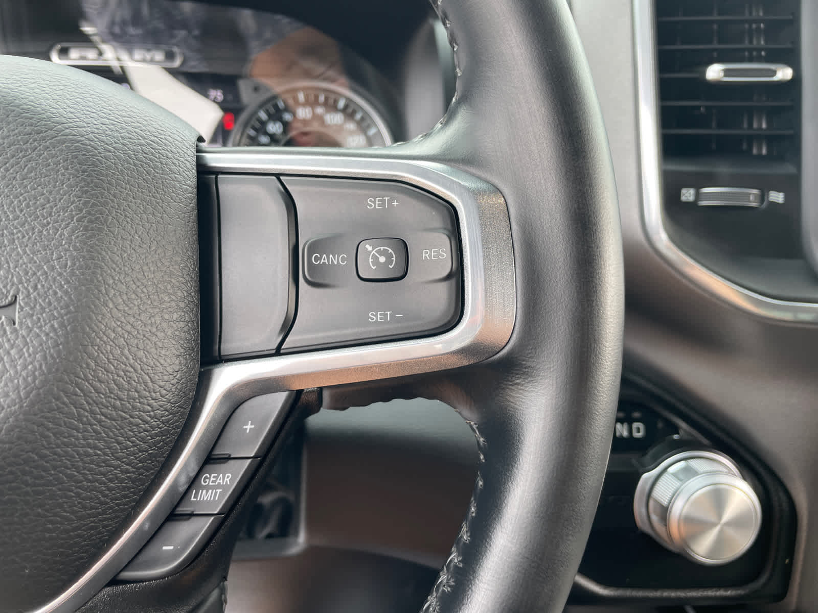 2022 Ram 1500 Laramie photo 23