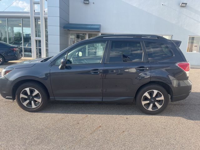 2017 Subaru Forester 2.5i Premium photo 2