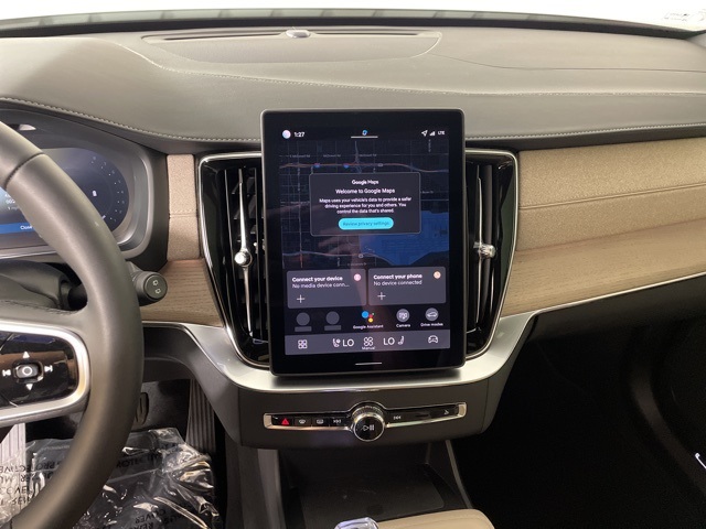 2026 Volvo XC90 AWD Plus photo 24