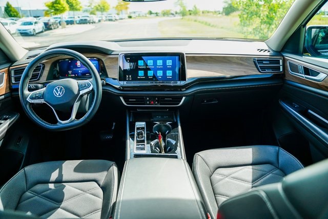 2024 Volkswagen Atlas SE Technology photo 26