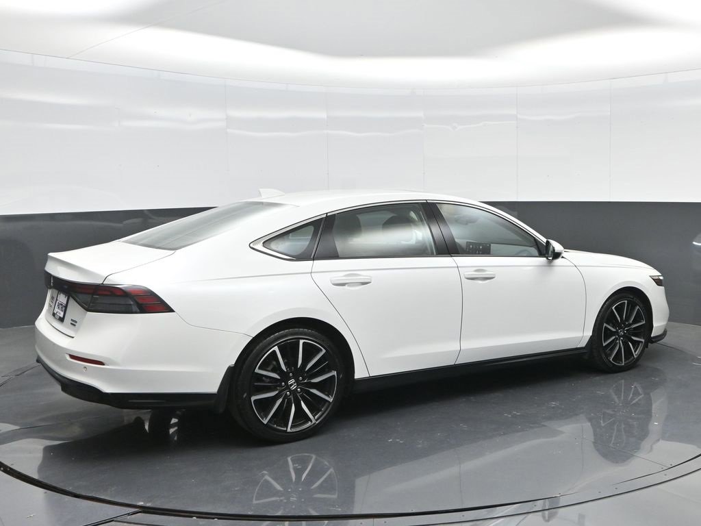 2023 Honda Accord Hybrid Touring photo 3