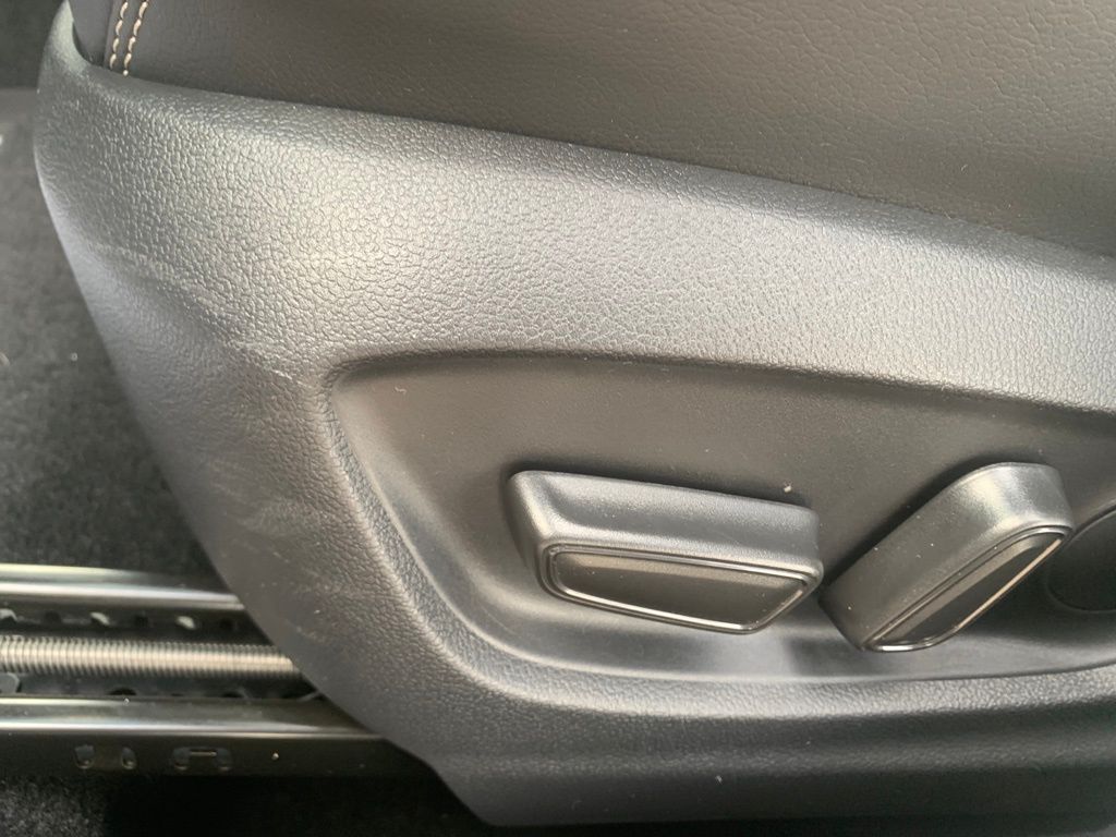 2023 Toyota Corolla Hybrid XLE photo 11