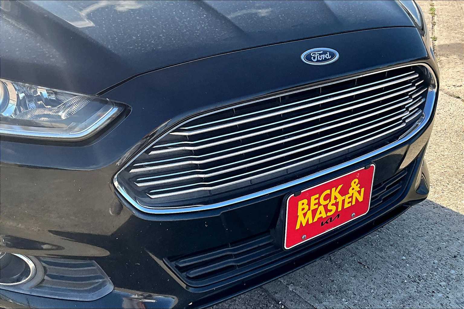2016 Ford Fusion SE photo 25
