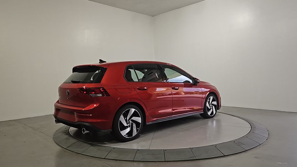 2025 Volkswagen Golf GTI S photo 4