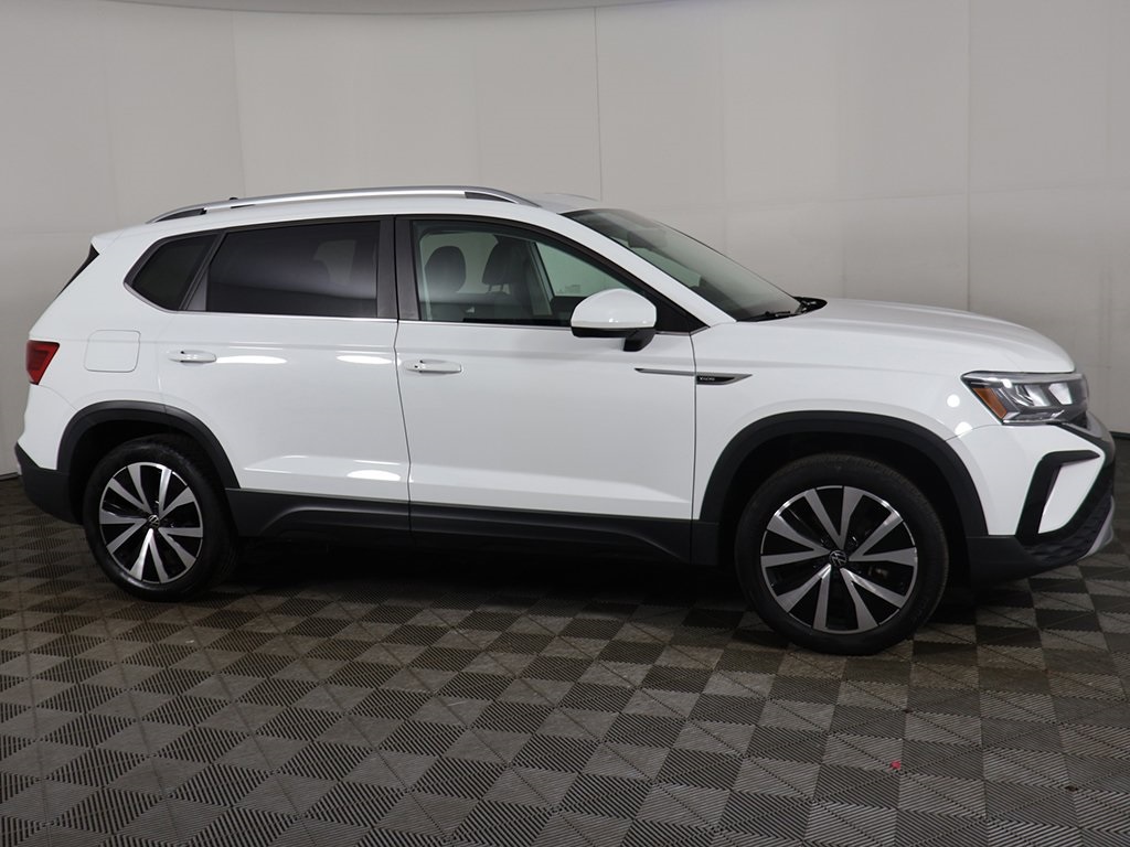 2022 Volkswagen Taos SE photo 13