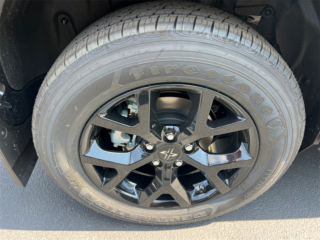 2025 Toyota RAV4 Hybrid XLE photo 17