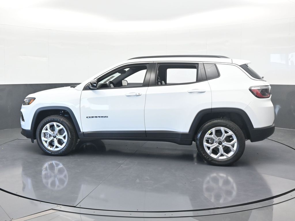 2026 Jeep Compass Latitude photo 3