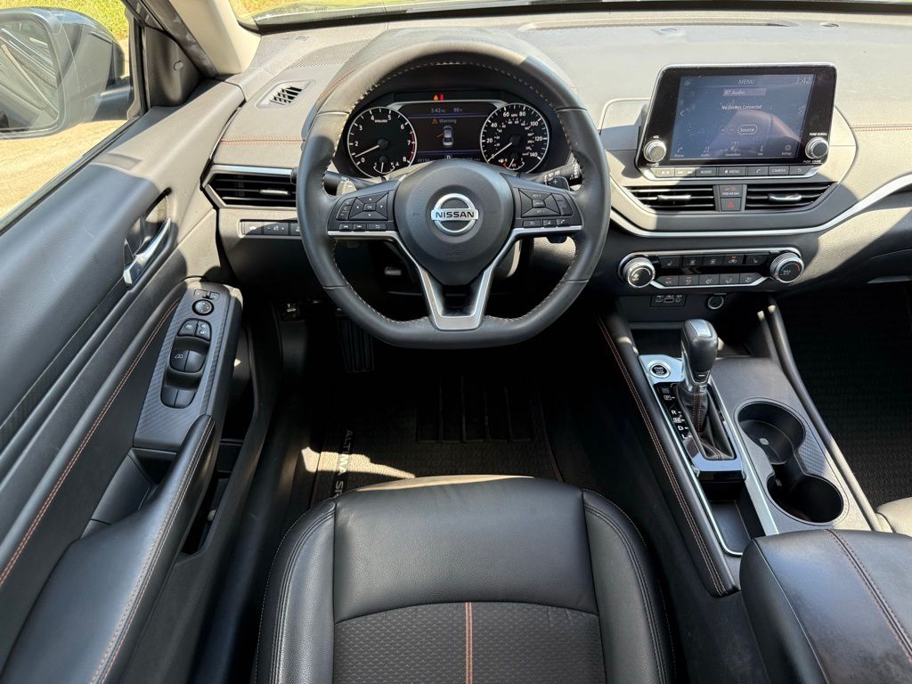 2022 Nissan Altima 2.5 SR photo 22