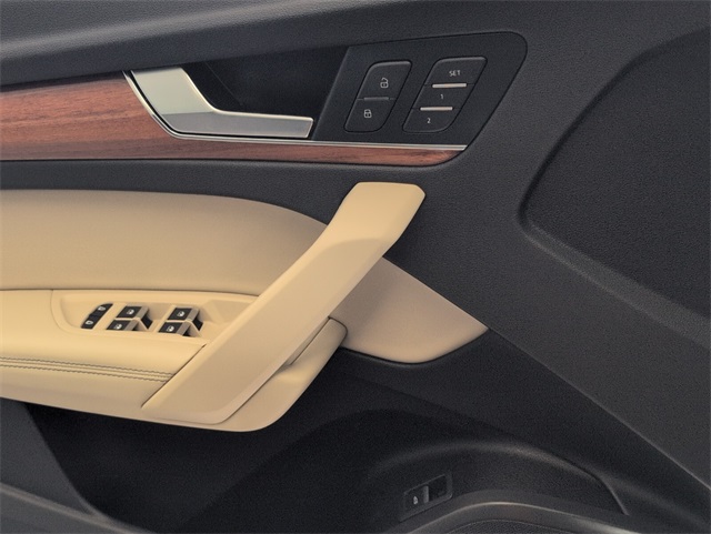 2021 Audi Q5 45 Premium Plus photo 23