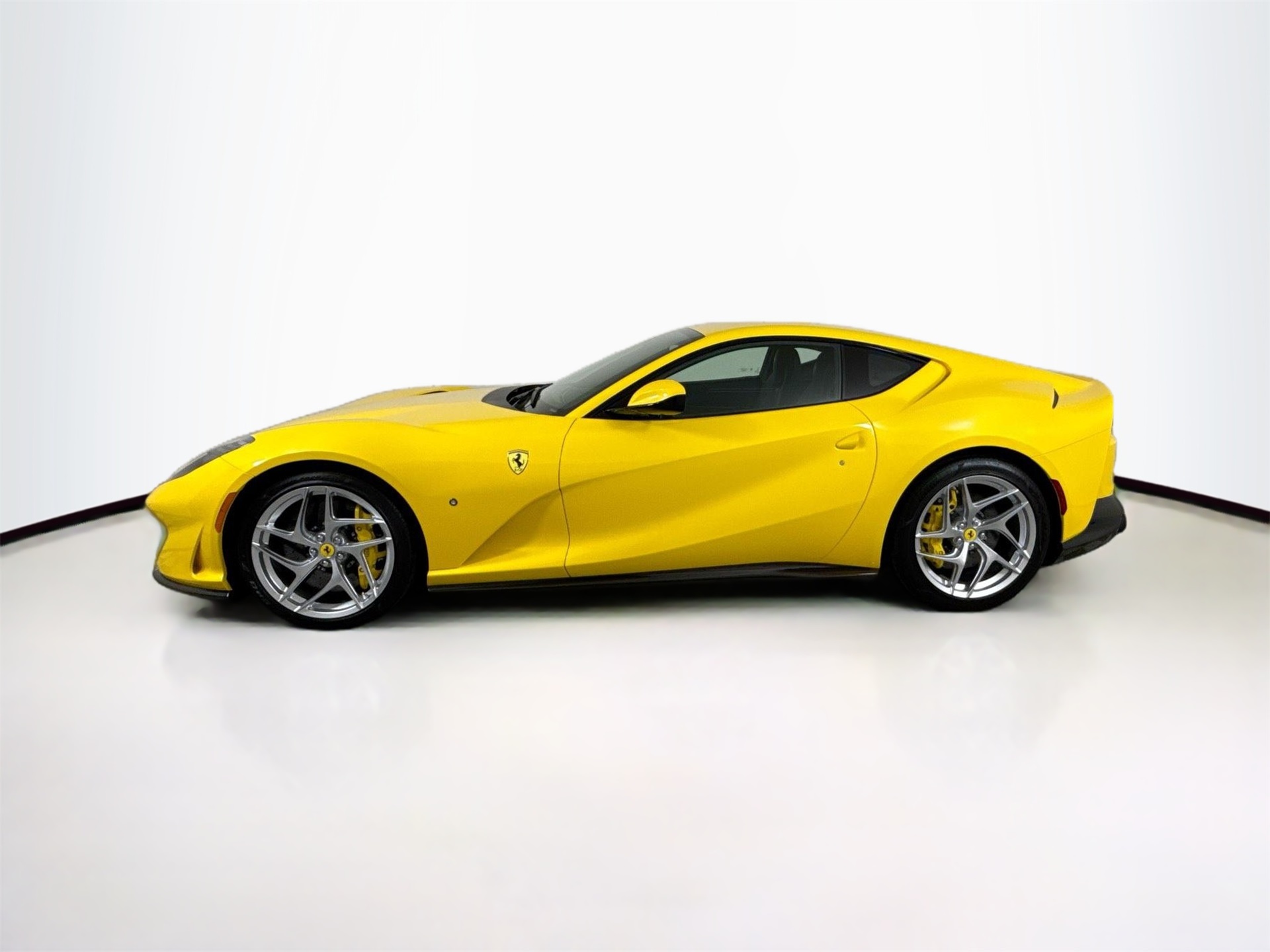 2019 Ferrari 812 Superfast Base photo 4