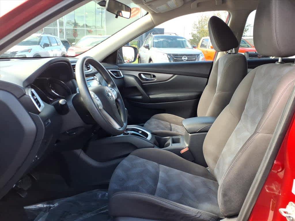 2015 Nissan Rogue SV photo 10