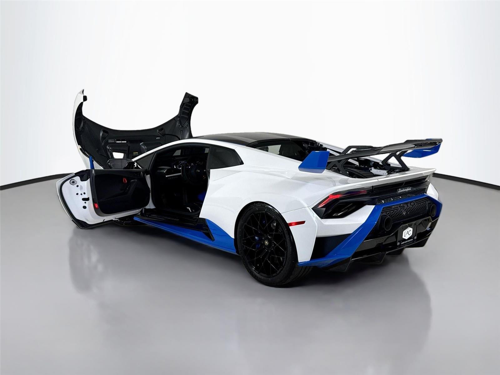 2023 Lamborghini Huracan STO STO photo 37
