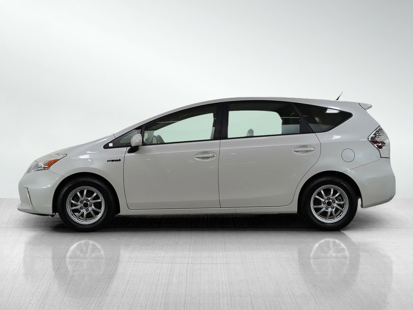 Used 2014 Toyota Prius v Three with VIN JTDZN3EU3E3318545 for sale in South Saint Paul, Minnesota