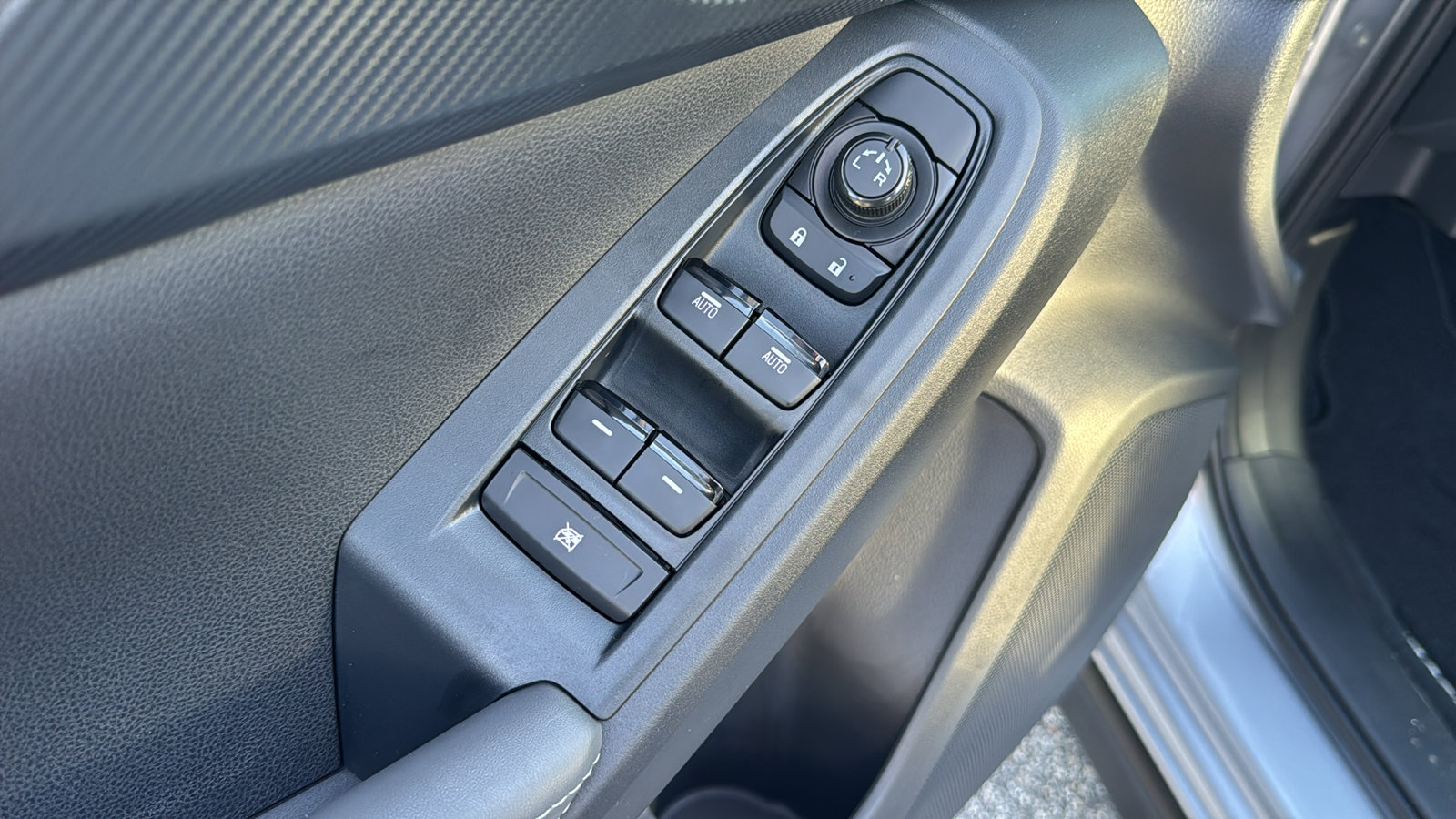 2025 Subaru Crosstrek Premium photo 10