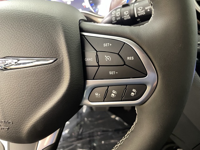 2025 Chrysler Pacifica photo 22