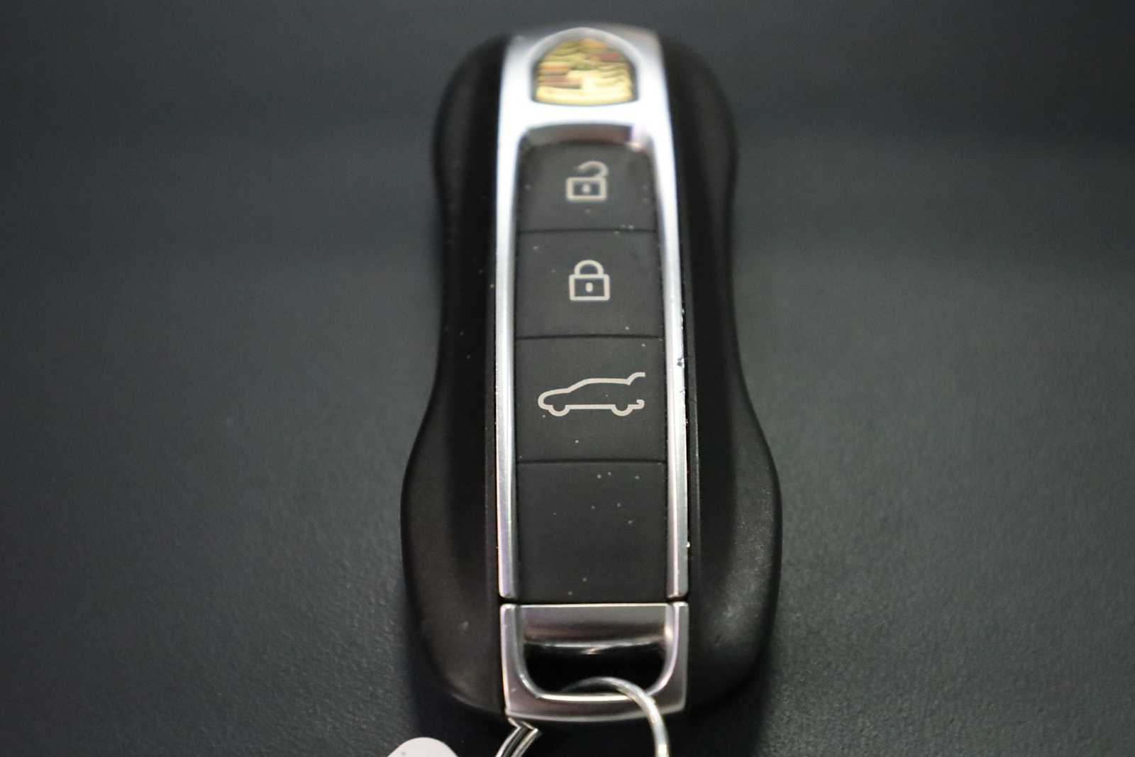 2023 Porsche Cayenne Coupe photo 37