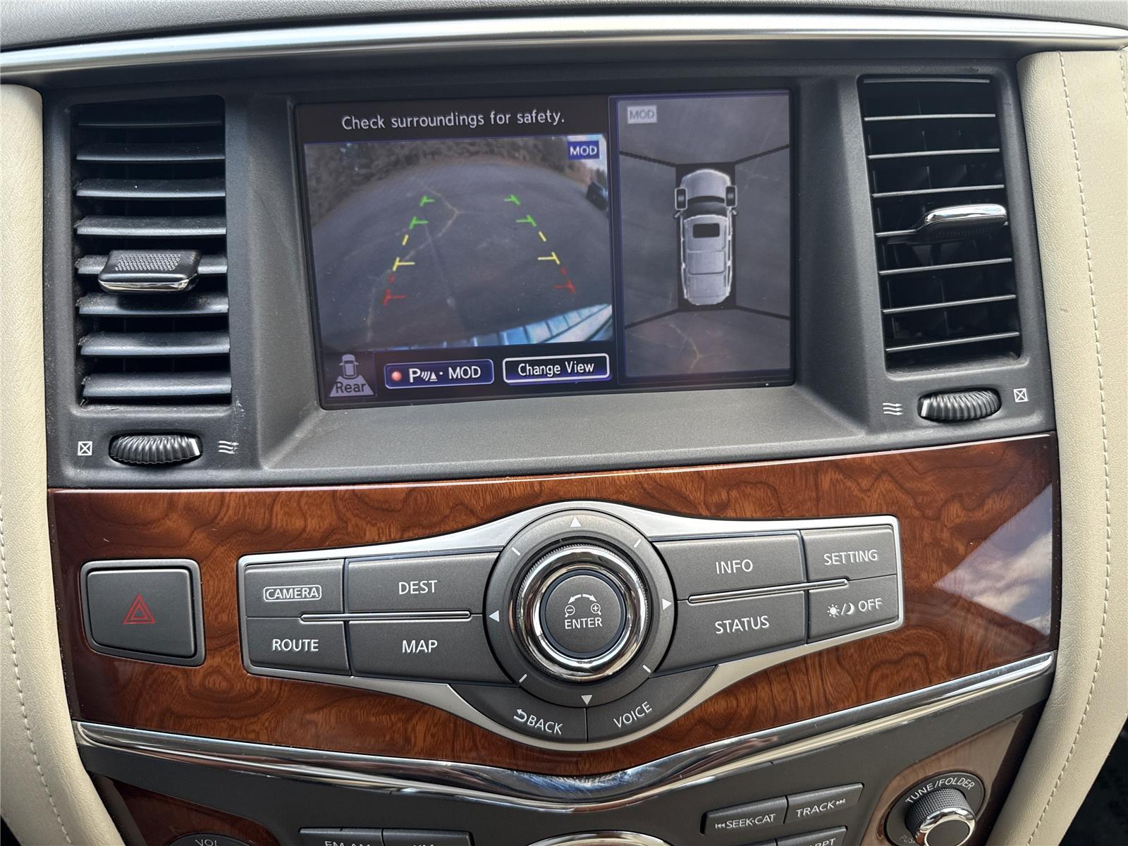 2017 Infiniti QX80 photo 17