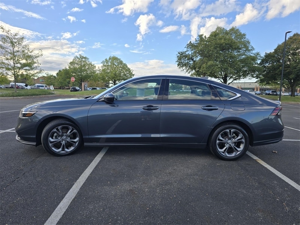 2023 Honda Accord EX photo 9