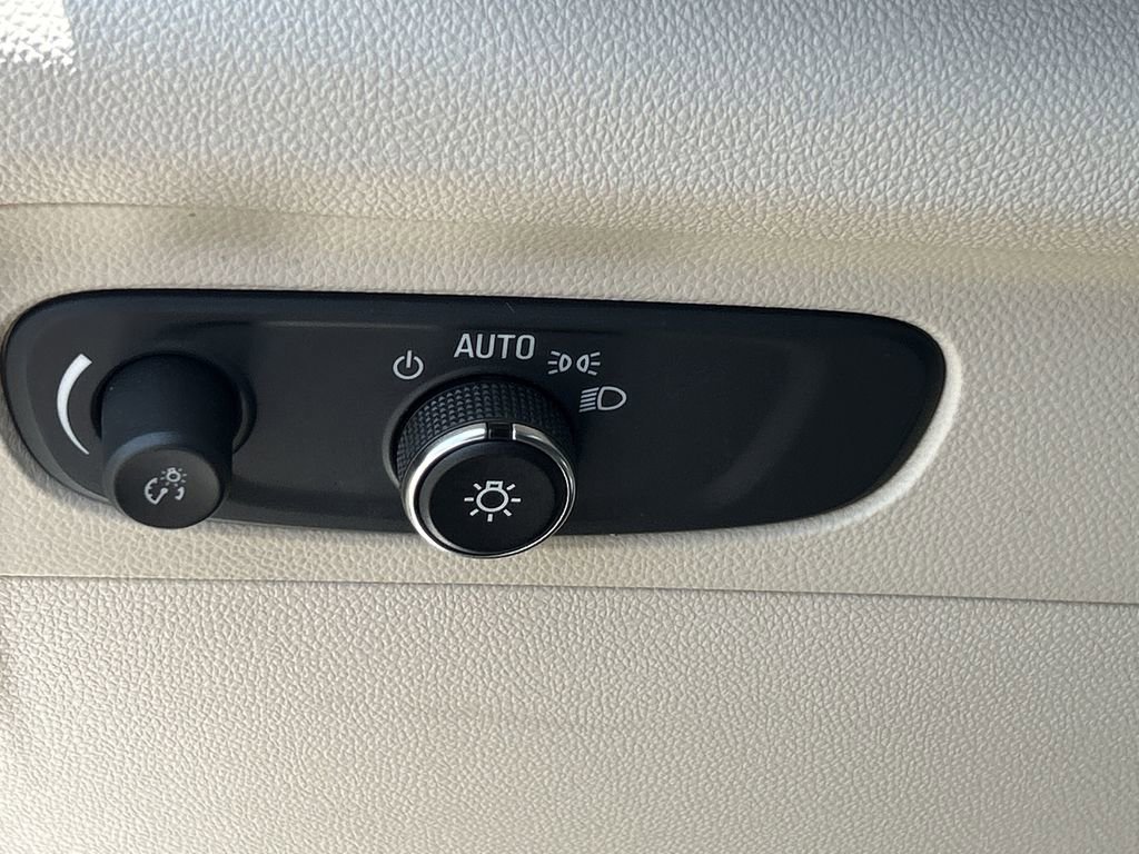 2022 Buick Envision Essence photo 26