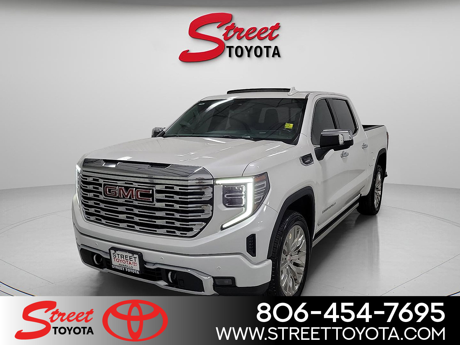 2022 GMC Sierra Denali's photo