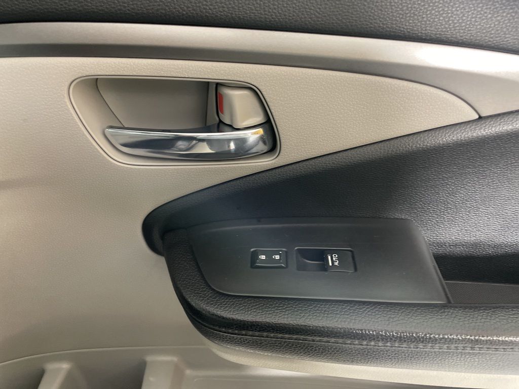 2017 Honda Pilot EX-L photo 13