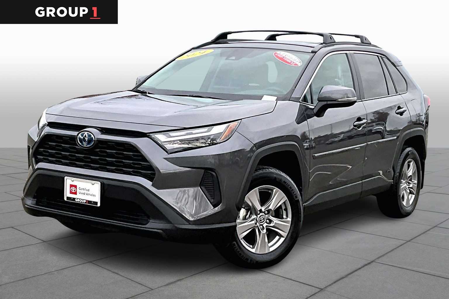 2024 Toyota RAV4 XLE's photo