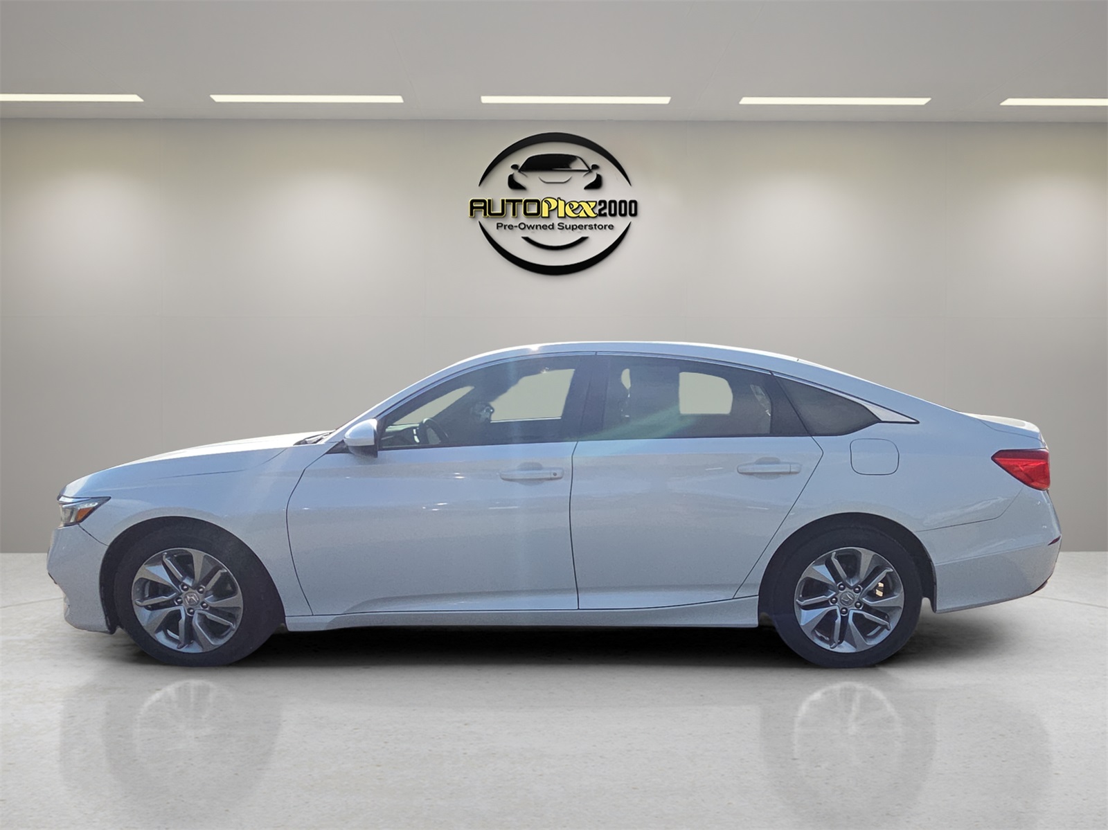 2018 Honda Accord LX photo 4